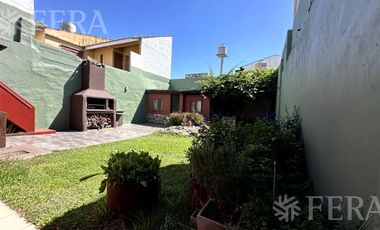 Venta casa 3 ambientes con cochera en Wilde
