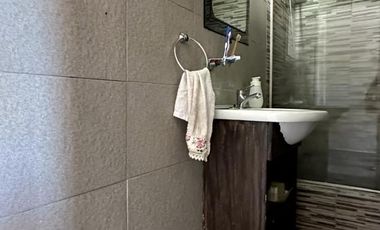 Venta casa 3 ambientes con cochera en Wilde