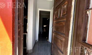 Venta casa 3 ambientes con cochera en Wilde