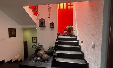 VENTA CASA EN CALLE CERRADA COL. LOMAS QUEBRADAS