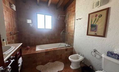 VENTA CASA EN CALLE CERRADA COL. LOMAS QUEBRADAS