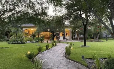Quinta en venta en Los Cristales, Monterrey, Nuevo León