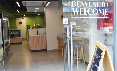 Derecho a llaves cafeteria  al paso Providencia