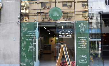 Derecho a llaves cafeteria  al paso Providencia