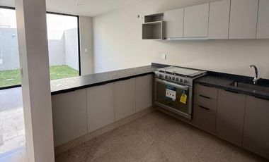 CASA EN RENTA JUNTO A GALERIAS SANTA ANITA