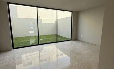 CASA EN RENTA JUNTO A GALERIAS SANTA ANITA