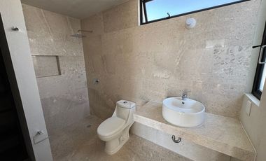 CASA EN RENTA JUNTO A GALERIAS SANTA ANITA