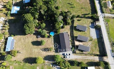 Parcela con casa, quincho y 3 cabañas a minutos del centro, alta rentabilidad en Puerto Varas