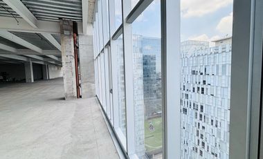 IB-CM0743 - Oficina en Venta en Granada, 3,070 m2.