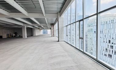 IB-CM0743 - Oficina en Venta en Granada, 3,070 m2.