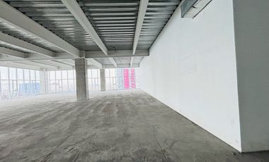 IB-CM0743 - Oficina en Venta en Granada, 3,070 m2.