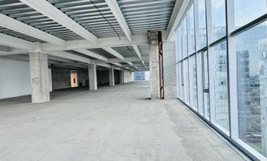 IB-CM0743 - Oficina en Venta en Granada, 3,070 m2.