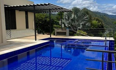 VENTA de CASA CAMPESTRE en ANAPOIMA
