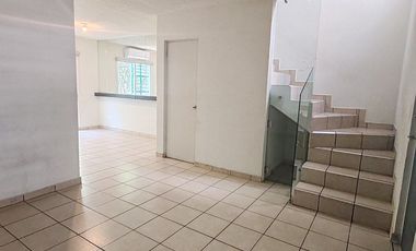 RENTA DE CASA  EN SANTA CATARINA