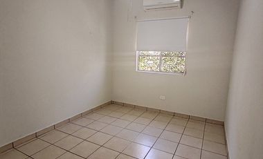 RENTA DE CASA  EN SANTA CATARINA