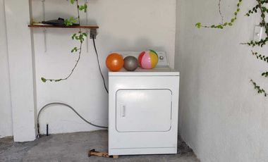 RENTA DE CASA  EN SANTA CATARINA