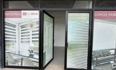 LOCAL EN RENTA CON GRAN VISIBILIDAD, QUERETARO