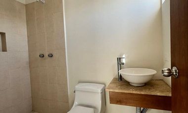 CASA EN VENTA EN RESIDENCIAL SOFIA CON CASA ADJUNTA Y ACCEESO CONTROLADO