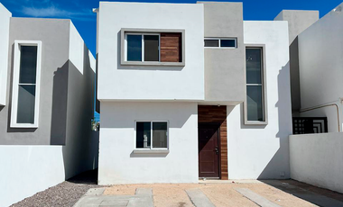 CASA EN VENTA EN RESIDENCIAL SOFIA CON CASA ADJUNTA Y ACCEESO CONTROLADO