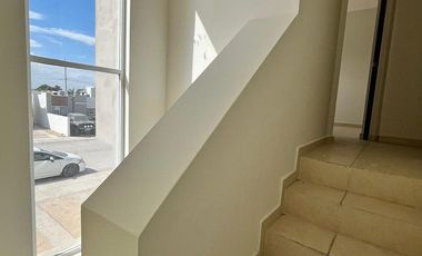 CASA EN VENTA EN RESIDENCIAL SOFIA CON CASA ADJUNTA Y ACCEESO CONTROLADO