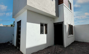 CASA EN VENTA EN RESIDENCIAL SOFIA CON CASA ADJUNTA Y ACCEESO CONTROLADO