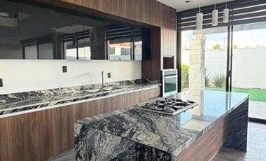 Masada casa amplio con 4 habitaciones