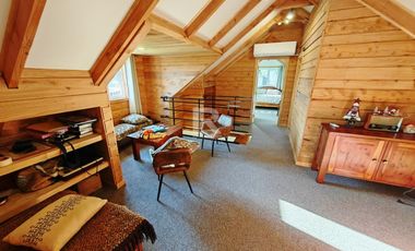 CASA EN CONDOMINIO, CON BOSQUE Y RIO, EN FRUTILLAR ALTO