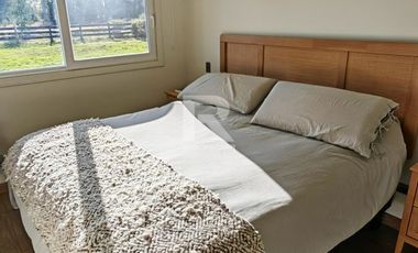 CASA EN CONDOMINIO, CON BOSQUE Y RIO, EN FRUTILLAR ALTO