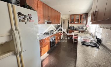 VENTA PIEDRA ROJA CHICUREO 4 DORMITORIOS Y 4 BAÑOS