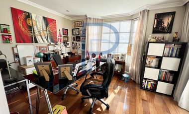 HERMOSA  CASA ESTILO GEORGIAN CON JARDÍN