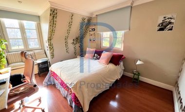 HERMOSA  CASA ESTILO GEORGIAN CON JARDÍN