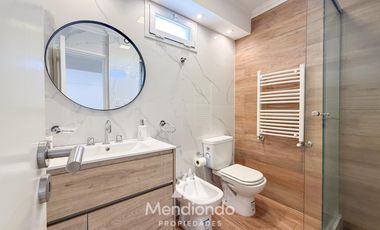 Depto 3 ambientes al frente con balcón 100% reciclado y AMOBLADO / Zona Aldrey