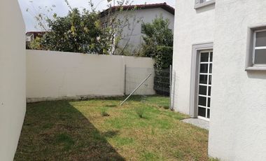 CASA EN RENTA EN VILLAS DEL CAMPO, CALIMAYA