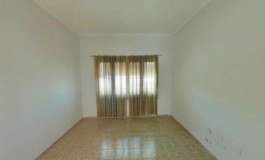 CASA DE DOS PLANTAS CON 5 DORMITORIOS A RECICLAR EN DORREGO, GUAYMALLÉN CON TOUR VIRTUAL