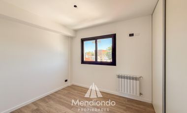 Semipiso 2 ambientes al frente con Balcón - Zona Chauvín