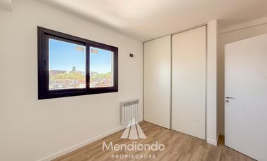 Semipiso 2 ambientes al frente con Balcón - Zona Chauvín