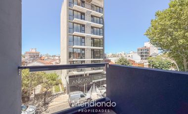 Semipiso 2 ambientes al frente con Balcón - Zona Chauvín