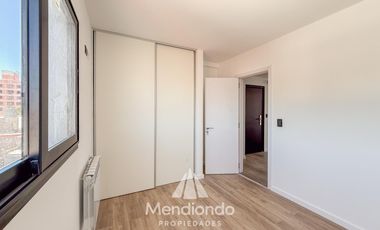 Semipiso 2 ambientes al frente con Balcón - Zona Chauvín