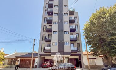 Semipiso 2 ambientes al frente con Balcón - Zona Chauvín