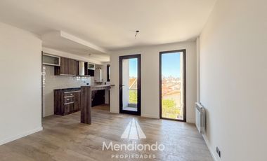 Semipiso 2 ambientes al frente con Balcón - Zona Chauvín