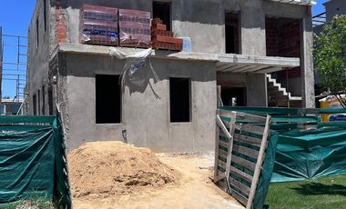 Casa en Barrio Carpinchos