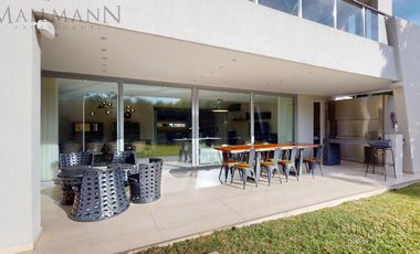 Venta Casa 3 Dormitorios en La Lomada