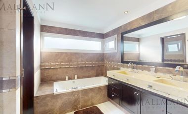 Venta Casa 3 Dormitorios en La Lomada