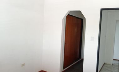 CASA ALQUILER CASTELAR NORTE