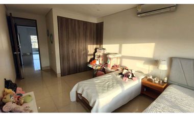 PentHouse Apartamento en Amoblado con vista al marina - 005R