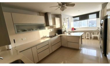 PentHouse Apartamento en Amoblado con vista al marina - 005R