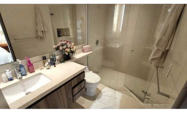 PentHouse Apartamento en Amoblado con vista al marina - 005R