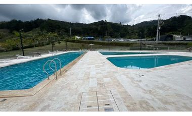 Apartamento para la venta en unidad cerrada en el retiro