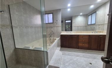 Hermosa casa en venta El Poblado - El Tesoro (JS)