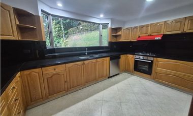 Hermosa casa en venta El Poblado - El Tesoro (JS)